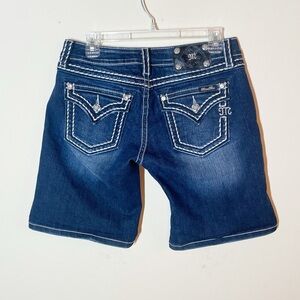 Miss Me Shorts Rhinestones Saddle Stitch Dark Wash Blue Mid Shorts Size 29